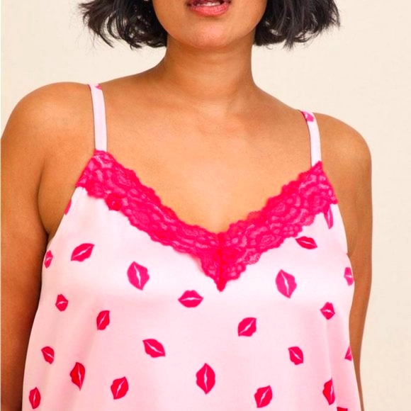 ❤️NWT TORRID SLEEP CAMI - LACE TRIM TANK - LIPS PRINT DREAM SATIN SOFT PLUS SIZE - Picture 9 of 12